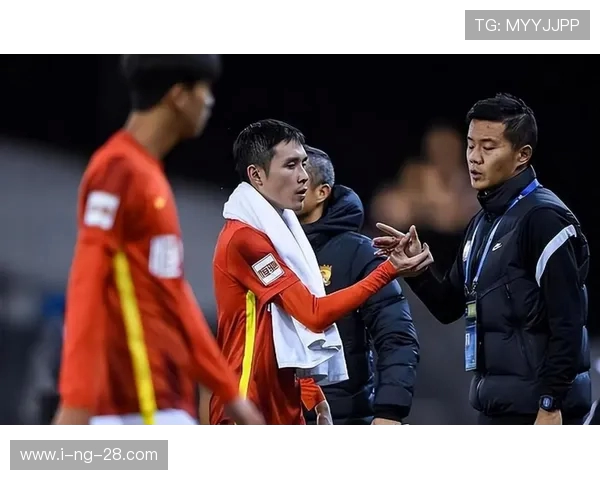 广州队迎战劲敌全力出击力争胜利目标冲击顶级联赛荣耀