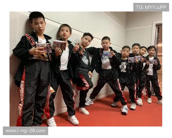 深圳滑板队勇闯全国街舞大赛展现青春风采与团队精神的逆袭之旅 深圳滑板队勇闯全国街舞大赛展现青春风采与团队精神的逆袭之旅