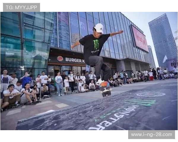 重庆滑板队战术之争引发热议球迷与教练的观点碰撞解析