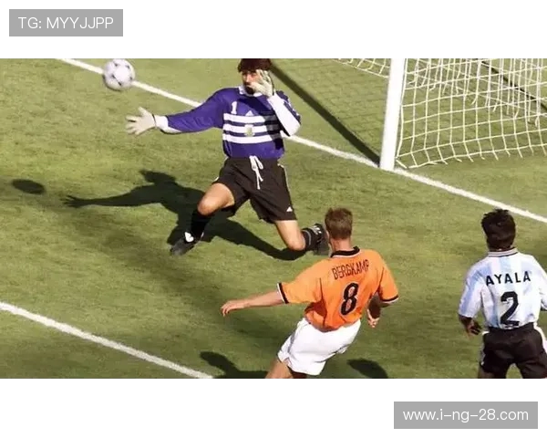 丹尼斯博格坎普的优雅足球哲学与荷兰黄金一代的艺术传承 丹尼斯博格坎普的优雅足球哲学与荷兰黄金一代的艺术传承