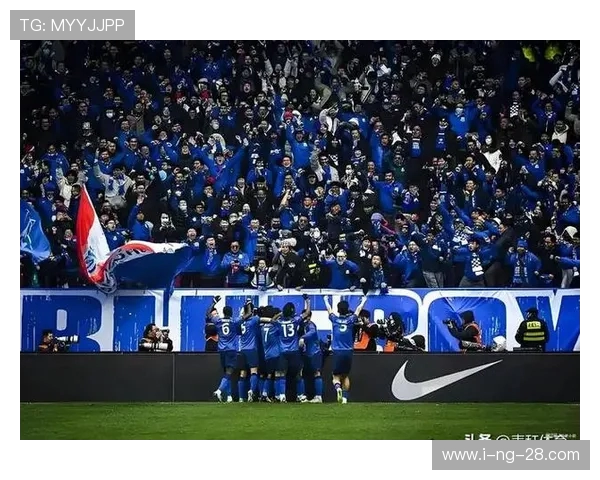 2019年一方与申花激战正酣球迷热情高涨赛场精彩纷呈