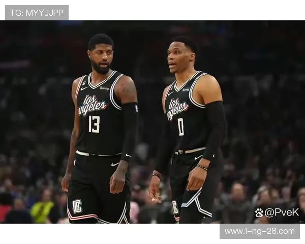 德阿隆福克斯如何在NBA赛场上展现领导力与竞技精神